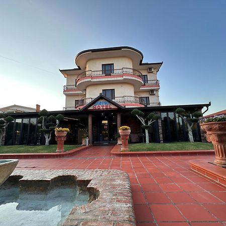 Drini Hotel Rrashbull Ngoại thất bức ảnh