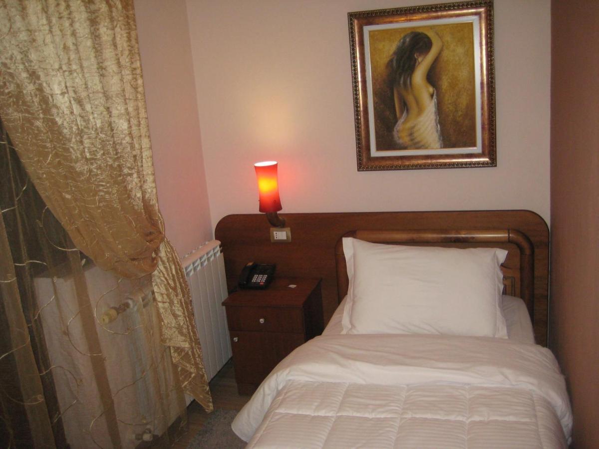 Drini Hotel Rrashbull Ngoại thất bức ảnh