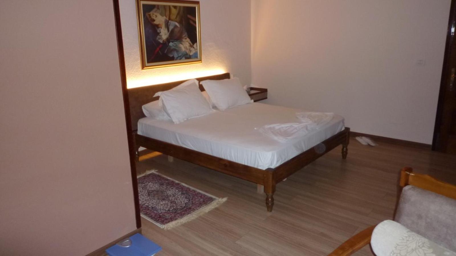 Drini Hotel Rrashbull Ngoại thất bức ảnh