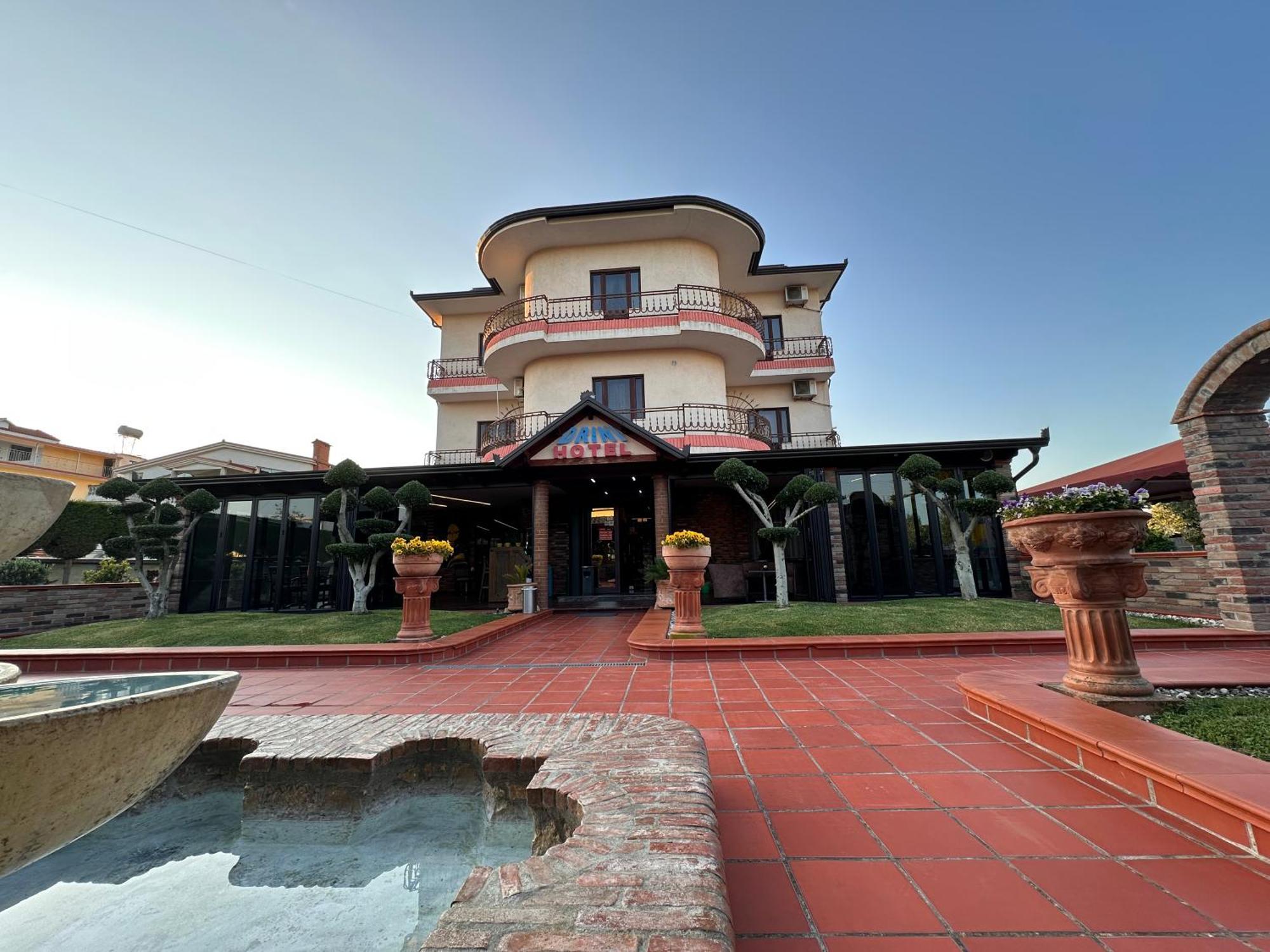 Drini Hotel Rrashbull Ngoại thất bức ảnh